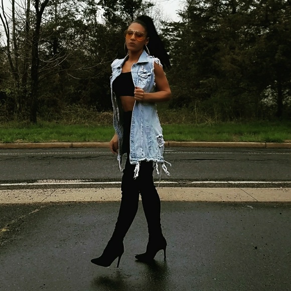  Slashed Back Distressed Denim Vest - Lt. Blue - Picture 3 of 3